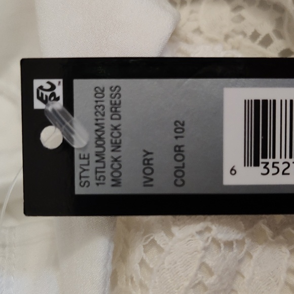 White Tahari Sleeveless Dress - Picture 14 of 16